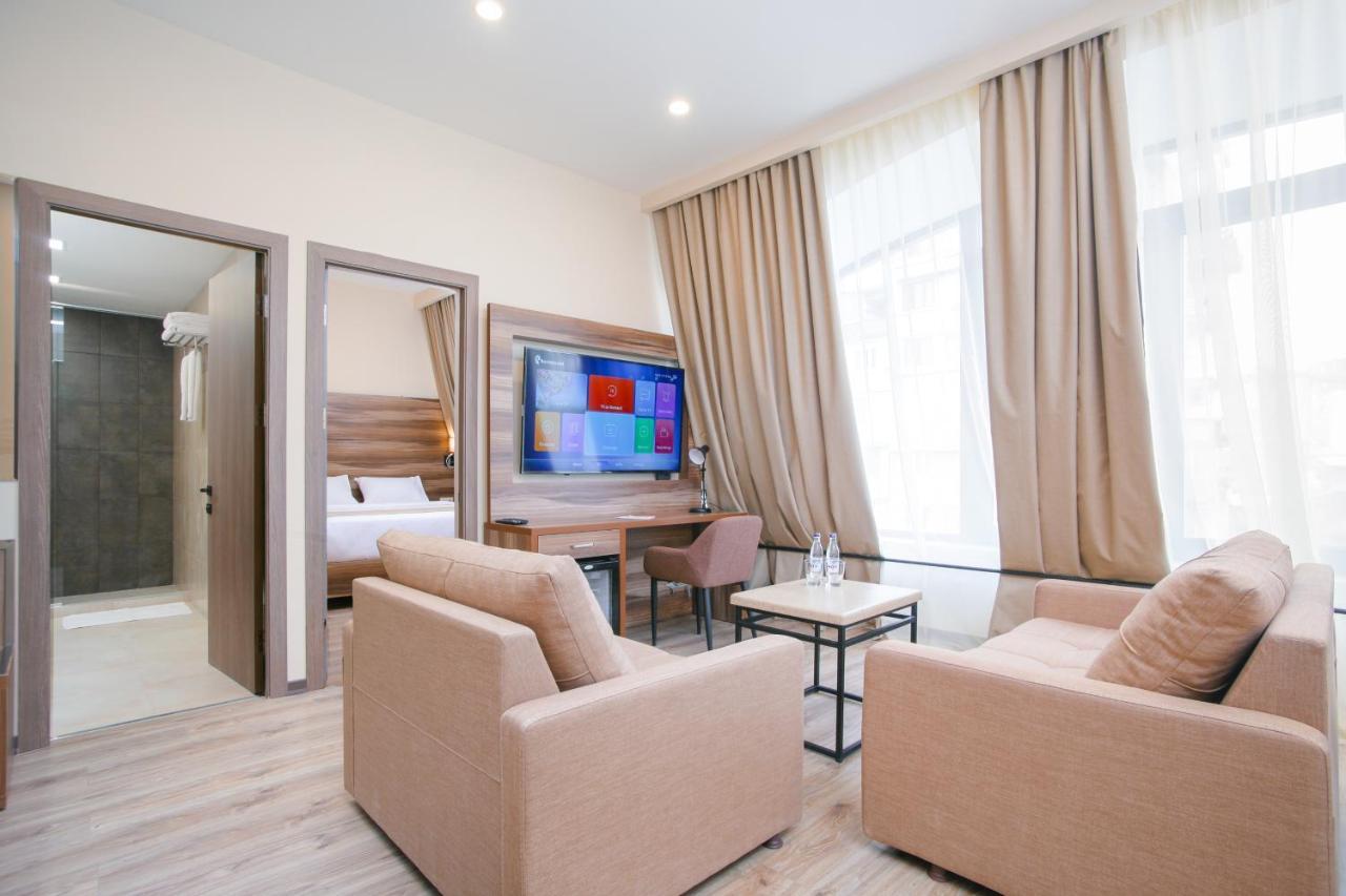 Nacho Hotel Yerevan Bagian luar foto