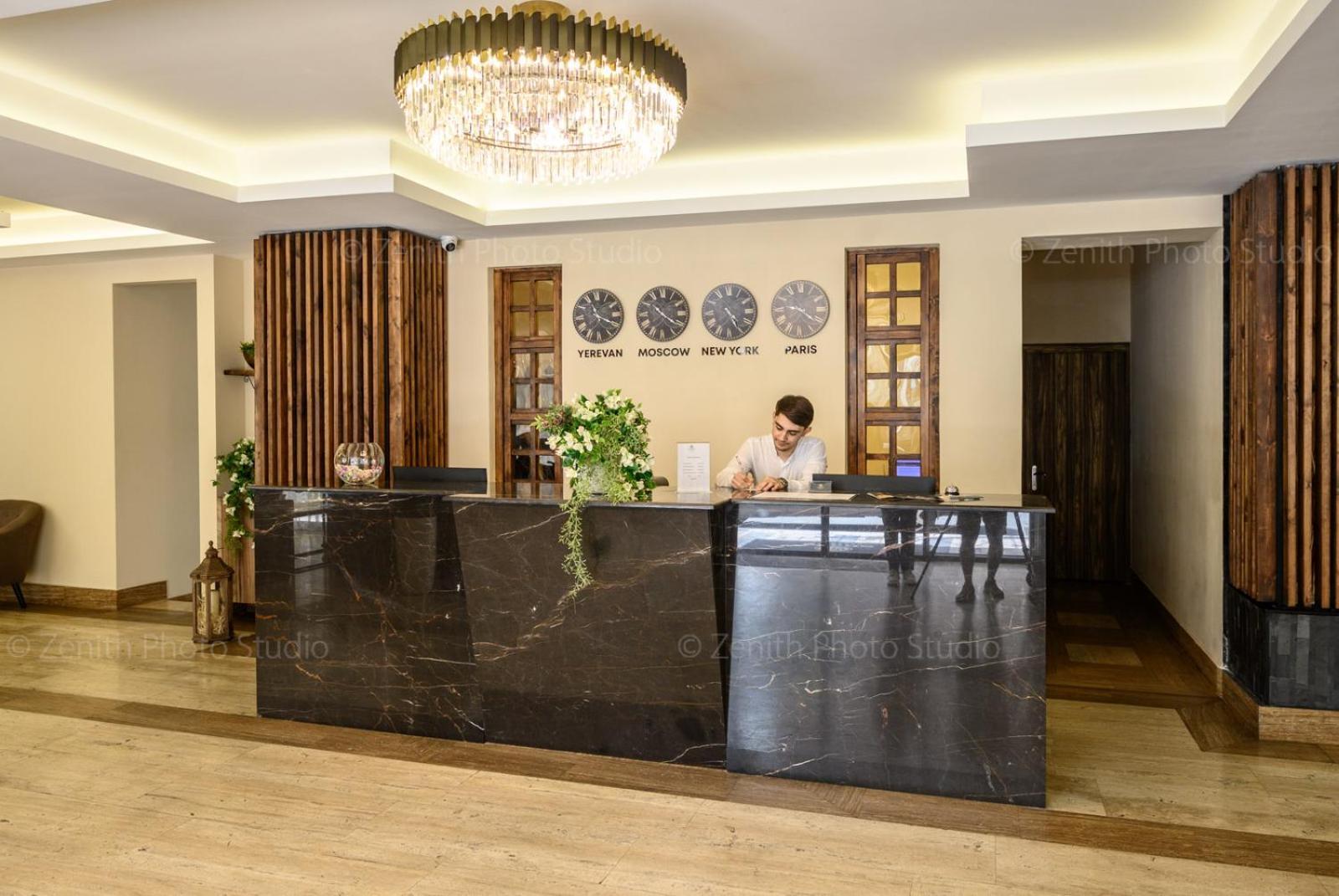 Nacho Hotel Yerevan Bagian luar foto